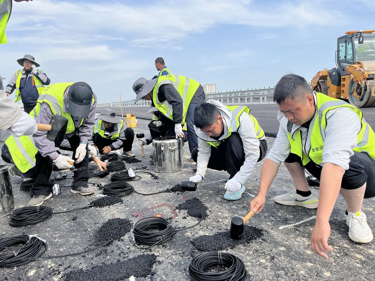 瀝青層傳感器埋設(shè)